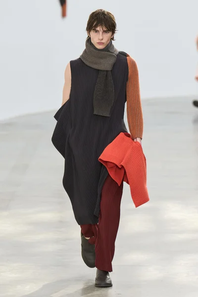 Look 7